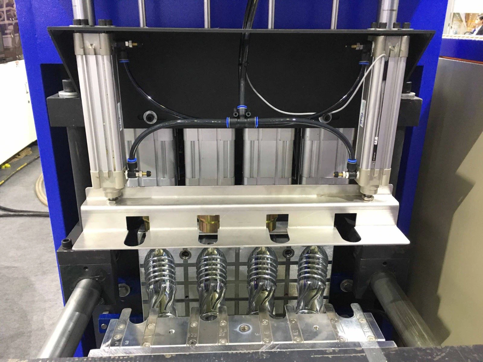 pet bottle blowing machine2.jpg